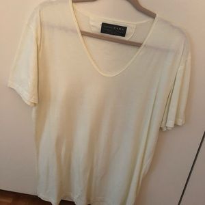 Zara Mens L Yellow V neck t shirt - light weight!